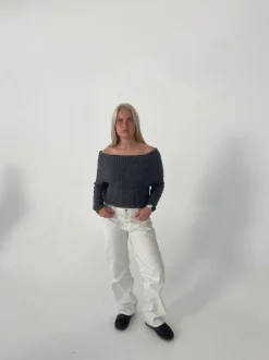 Design By Si Theresa off-shoulder strik - Grå Online