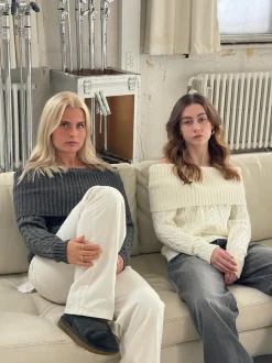 Design By Si Theresa off-shoulder strik - Grå Online