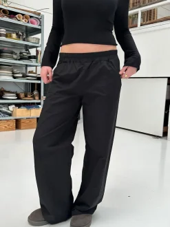 Design By Si Tiff trackpants - Sort Outlet