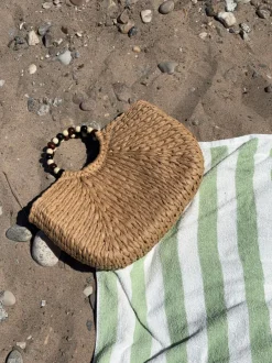 Design By Si Trissino flettet taske med perlehang - Beige/sort Best