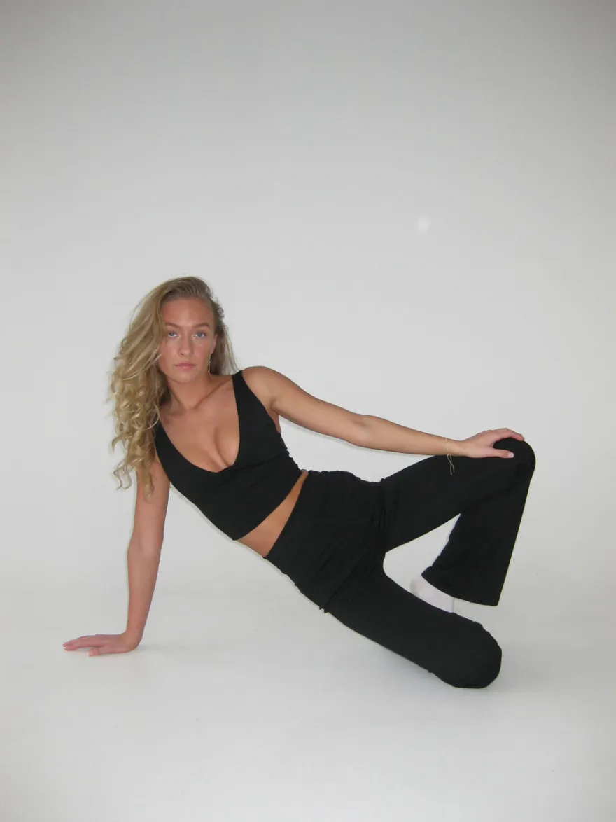 Design By Si Ultimate v-neck top - Jet Black Online
