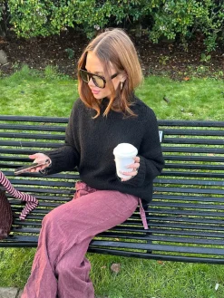 Design By Si Valdamara oversized striktrøje med turtleneck - Sort Sale