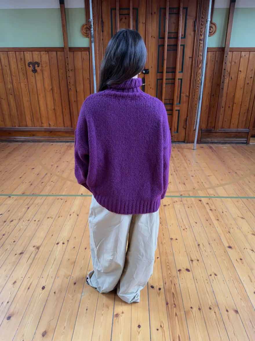 Design By Si Valdamara oversized striktrøje med turtleneck - Lilla