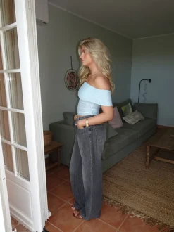 Design By Si Victoire off shoulder top i mesh - Lyseblå Discount